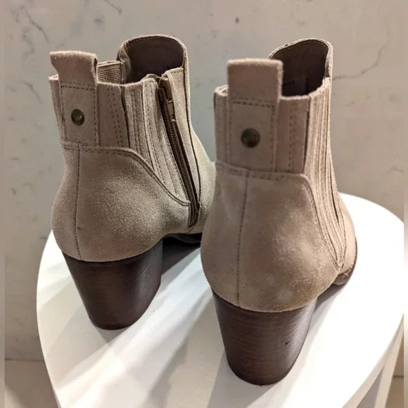 Crown Vintage Taupe Suede Leather Western Ankle Booties Block Heel Size 7.5 - Picture 5 of 11